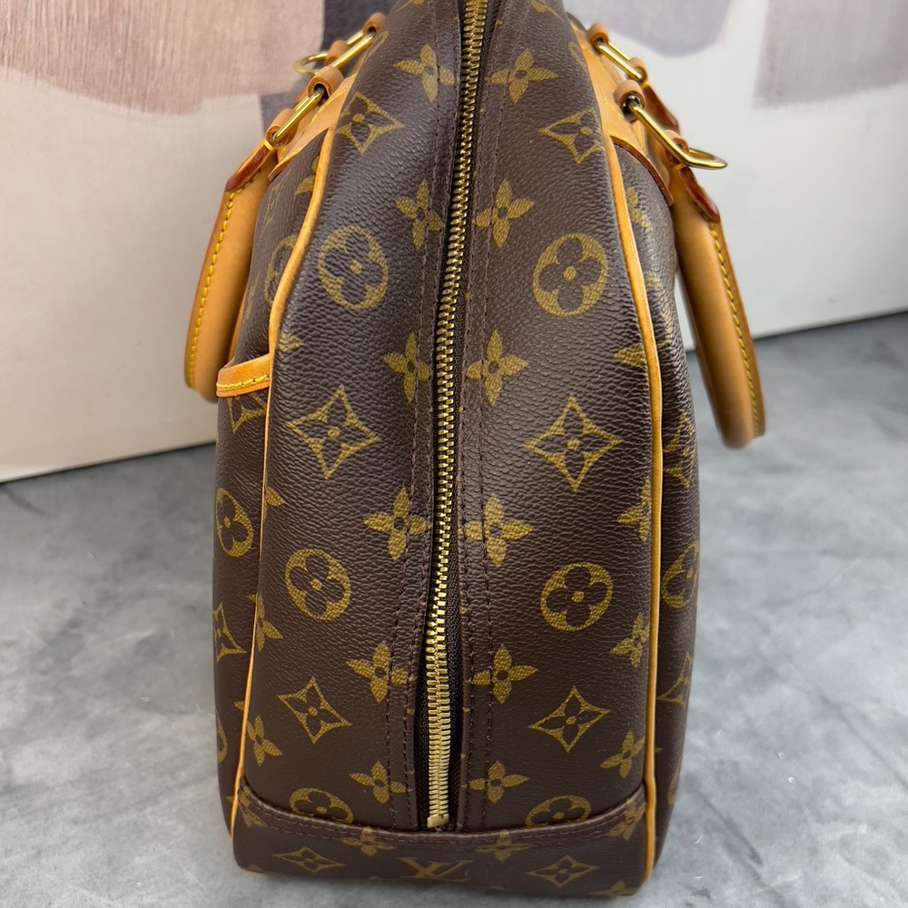 🌵Authentic Louis Vuitton Deauville Monogram🌵 - Picture 8 of 17